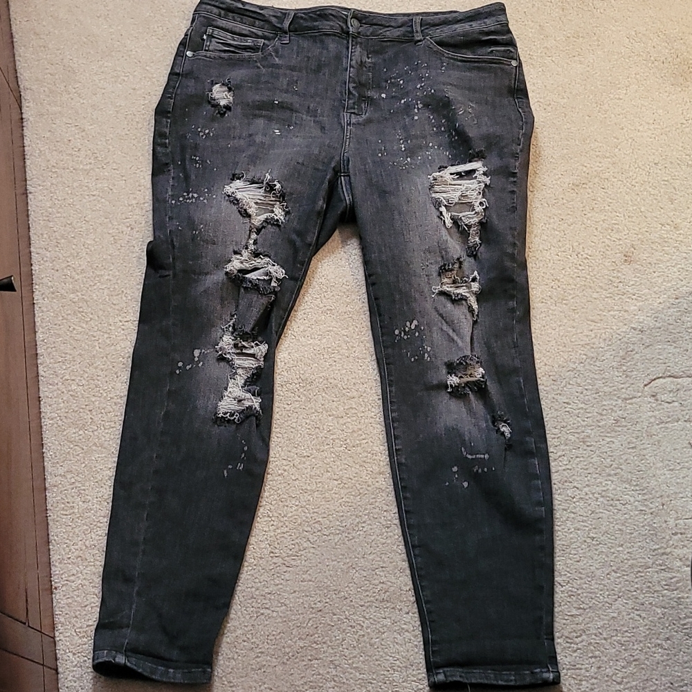 Judy Blue Bleach splash mildly destroyed jeans